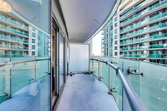 507 - 12 York St, Condo with 2 bedrooms, 2 bathrooms and 1 parking in Toronto ON | Image 21