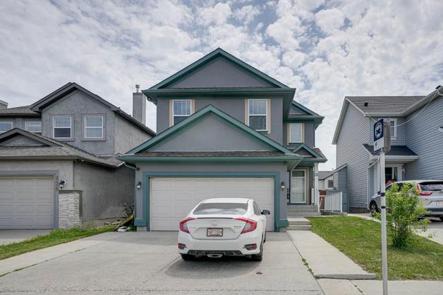822 Martindale Boulevard Ne, House detached with 5 bedrooms, 3 bathrooms and 4 parking in Calgary AB | Image 1