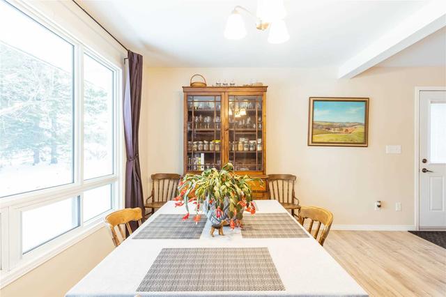 19 Clearview Dr, House detached with 3 bedrooms, 1 bathrooms and 15 parking in Kawartha Lakes ON | Image 8