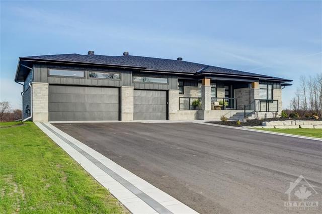 125 Cadieux Way, House detached with 3 bedrooms, 3 bathrooms and 12 parking in Ottawa ON | Card Image