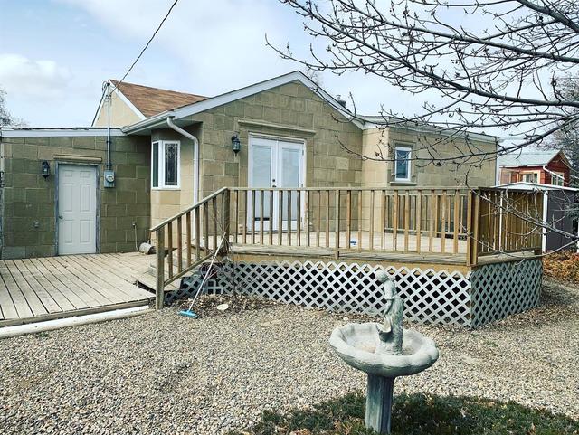 514 3 Street W, House detached with 2 bedrooms, 2 bathrooms and 3 parking in Bow Island AB | Image 26