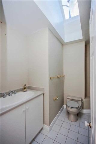 104 Melrose Ave, House detached with 4 bedrooms, 4 bathrooms and 2 parking in Toronto ON | Image 4