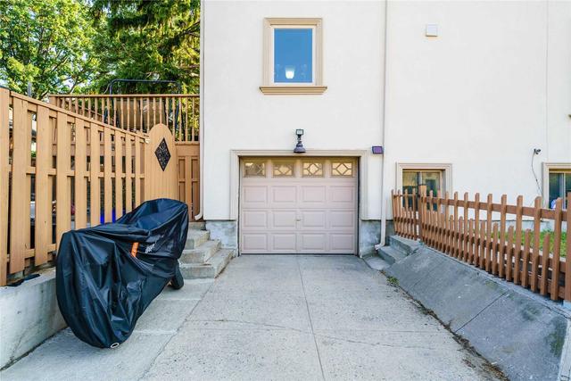 504 Cosburn Ave, House detached with 4 bedrooms, 3 bathrooms and 2 parking in Toronto ON | Image 14