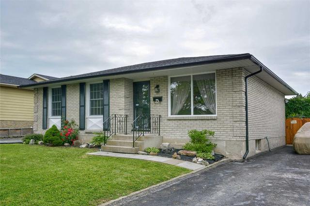 23 Winnifred Ave, House detached with 3 bedrooms, 2 bathrooms and 2 parking in St. Catharines ON | Image 2