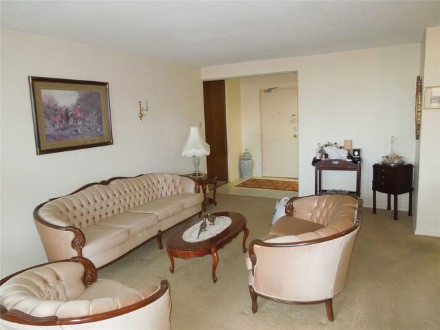 1704 - 625 The West Mall, Condo with 3 bedrooms, 2 bathrooms and 1 parking in Toronto ON | Image 24