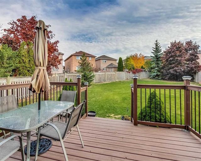 869 Mays Cres, House detached with 4 bedrooms, 3 bathrooms and 3 parking in Mississauga ON | Image 24