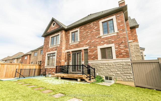 2 Love Crt, House detached with 4 bedrooms, 8 bathrooms and 8 parking in Brampton ON | Image 35