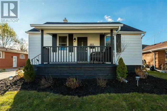 661 Orchard Avenue, House detached with 2 bedrooms, 2 bathrooms and null parking in Sarnia ON | Image 3