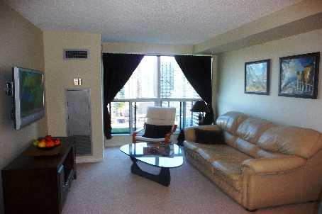 sp 207 - 28 Hollywood Ave, Condo with 1 bedrooms, 1 bathrooms and 1 parking in Toronto ON | Image 2