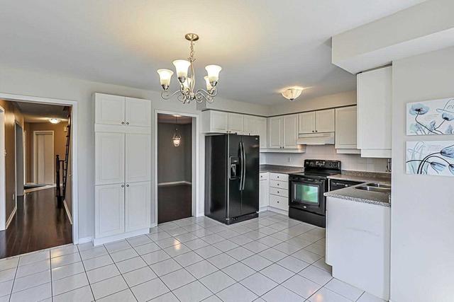 159 Westhampton Dr, House detached with 3 bedrooms, 4 bathrooms and 3 parking in Vaughan ON | Image 2