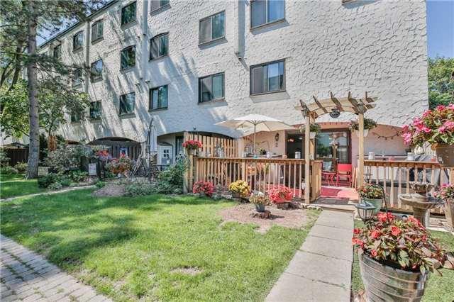 02 - 1008 Falgarwood Dr, Condo with 3 bedrooms, 1 bathrooms and 1 parking in Oakville ON | Image 1