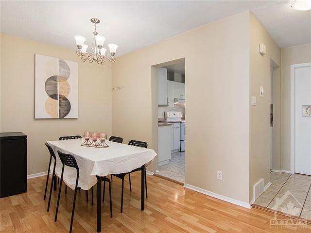 1965 Greenway Park Lane, Townhouse with 3 bedrooms, 2 bathrooms and 2 parking in Ottawa ON | Image 6
