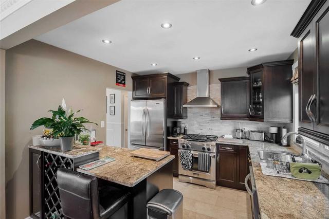 5 Terrington Crt, House detached with 3 bedrooms, 2 bathrooms and 7 parking in Toronto ON | Image 3