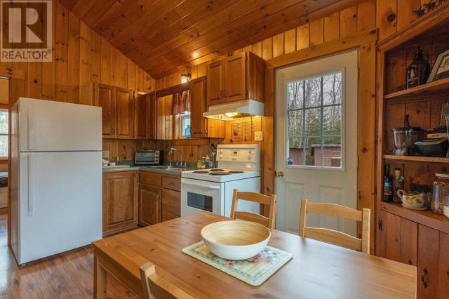125 Maple Ridge Drive, House detached with 2 bedrooms, 1 bathrooms and null parking in Lunenburg MD NS | Image 9