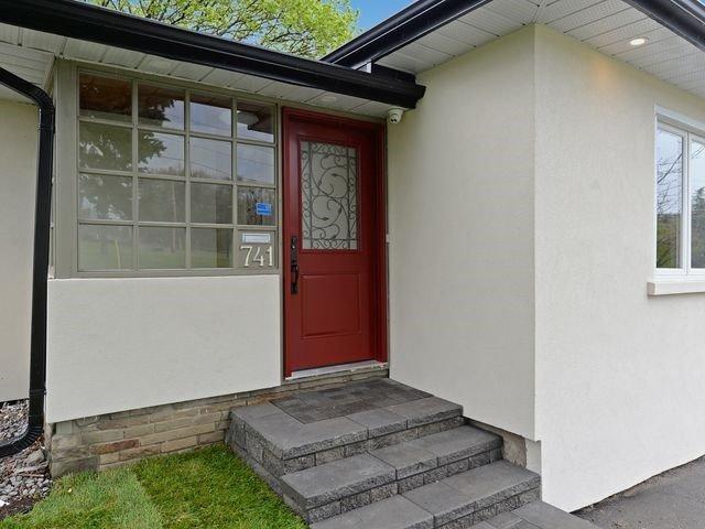 741 King St E, House detached with 2 bedrooms, 3 bathrooms and 2 parking in Oshawa ON | Image 2