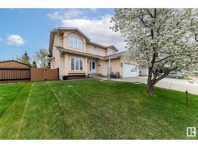 94 Dufferin St, House detached with 6 bedrooms, 3 bathrooms and 5 parking in St. Albert AB | Card Image