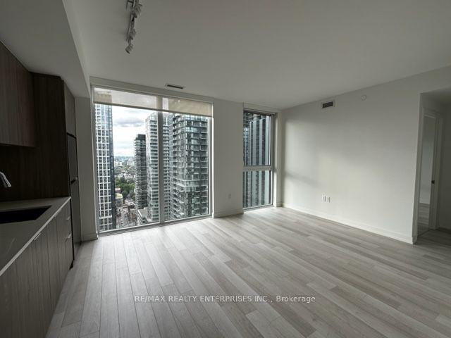3003 - 357 King St W, Condo with 2 bedrooms, 2 bathrooms and 0 parking in Toronto ON | Image 5