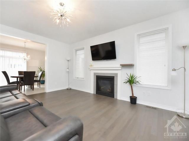 132 Cranesbill Road, House detached with 4 bedrooms, 3 bathrooms and 4 parking in Ottawa ON | Image 7