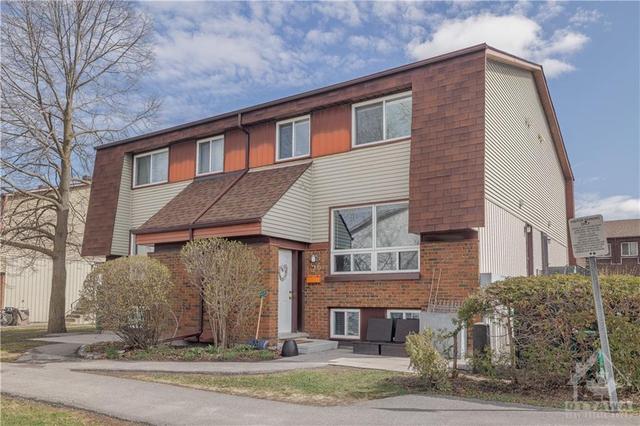 76 Renova Private, Townhouse with 3 bedrooms, 2 bathrooms and 1 parking in Ottawa ON | Image 1