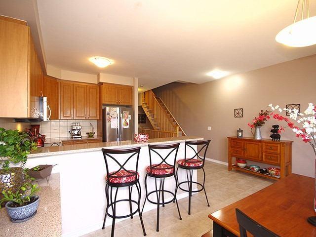 7 Soccavo Cres, Townhouse with 3 bedrooms, 4 bathrooms and 2 parking in Brampton ON | Image 2