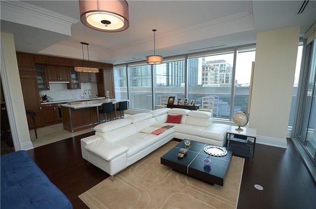 1101 - 55 Scollard St, Condo with 1 bedrooms, 2 bathrooms and 1 parking in Toronto ON | Image 10