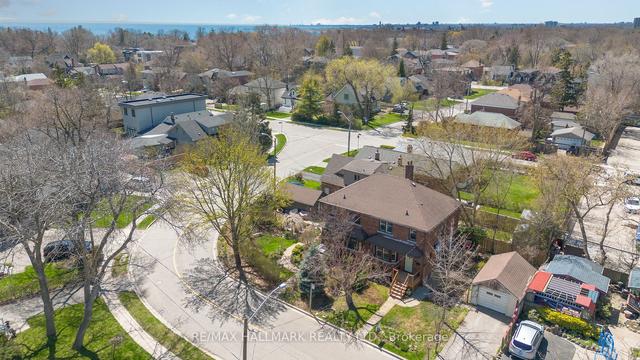 94 Alder Cres, House semidetached with 3 bedrooms, 2 bathrooms and 3 parking in Toronto ON | Image 30