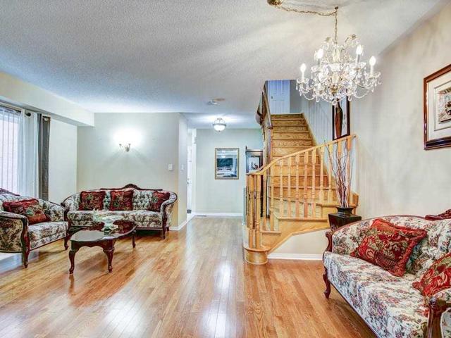 3525 Gandhi Way, House semidetached with 4 bedrooms, 4 bathrooms and 5 parking in Mississauga ON | Image 3
