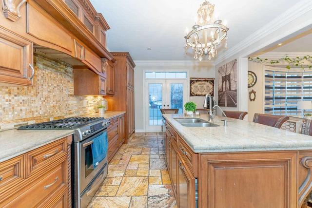 36 Noranda Cres, House detached with 4 bedrooms, 4 bathrooms and 6 parking in Brampton ON | Image 6
