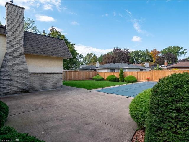 16 Village Green Drive, House detached with 5 bedrooms, 2 bathrooms and 8 parking in St. Catharines ON | Image 40