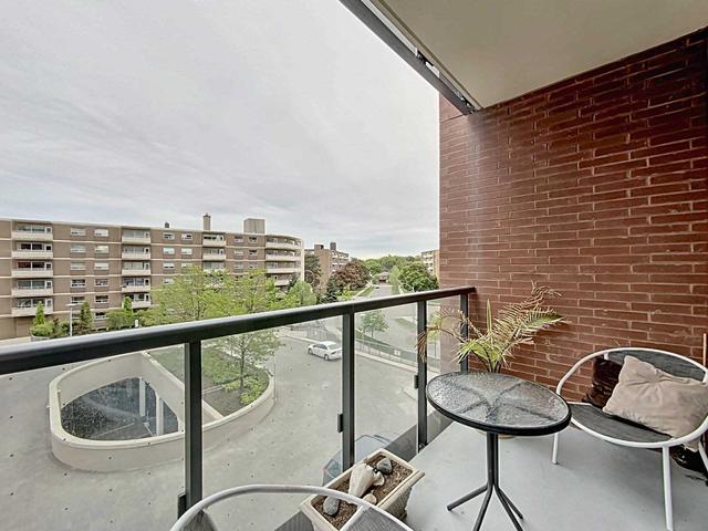 402 - 25 Fontenay Crt, Condo with 2 bedrooms, 2 bathrooms and 1 parking in Toronto ON | Image 7