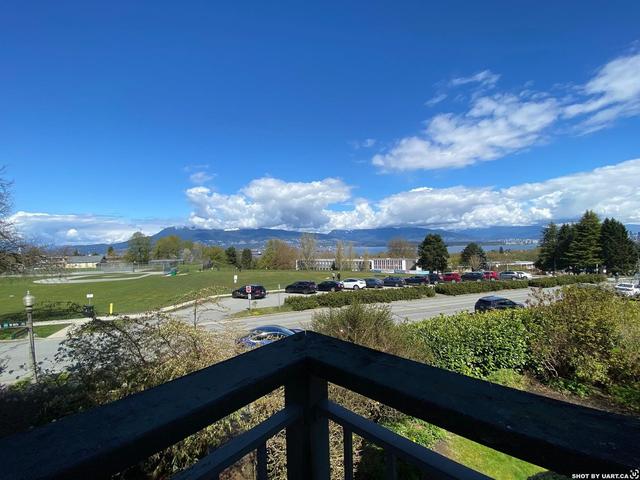 4296 W 8th Avenue, House detached with 4 bedrooms, 3 bathrooms and null parking in Vancouver BC | Image 2