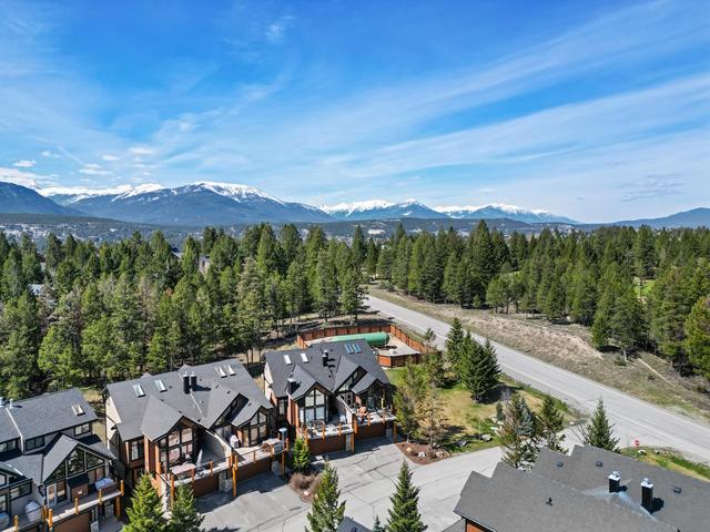 1 - 835 Lakeview Drive, House attached with 4 bedrooms, 3 bathrooms and 4 parking in East Kootenay F BC | Image 5