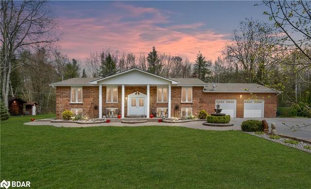 3413 3/4 Sunnidale Sideroad, House detached with 5 bedrooms, 3 bathrooms and 12 parking in Clearview ON | Image 2