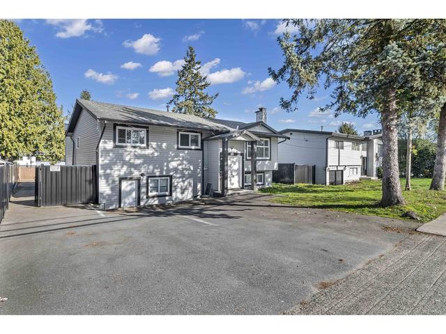 9110 128 Street, House detached with 11 bedrooms, 5 bathrooms and null parking in Surrey BC | Image 3