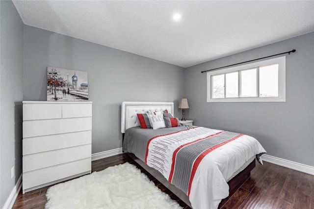 82 Enmount Dr, Townhouse with 3 bedrooms, 2 bathrooms and 2 parking in Brampton ON | Image 13