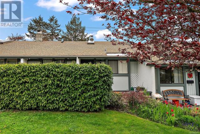 18 - 4140 Interurban Rd, House attached with 2 bedrooms, 2 bathrooms and 2 parking in Saanich BC | Image 2