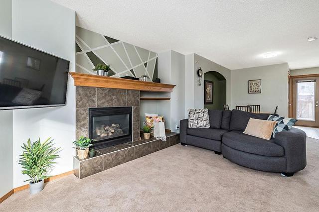 24 Cranberry Way Se, House detached with 3 bedrooms, 1 bathrooms and 2 parking in Calgary AB | Image 9