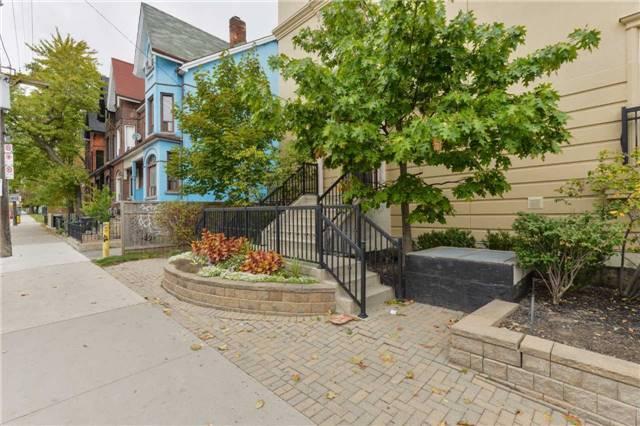 Th16 - 98 Carr St, Townhouse with 1 bedrooms, 1 bathrooms and 1 parking in Toronto ON | Image 4