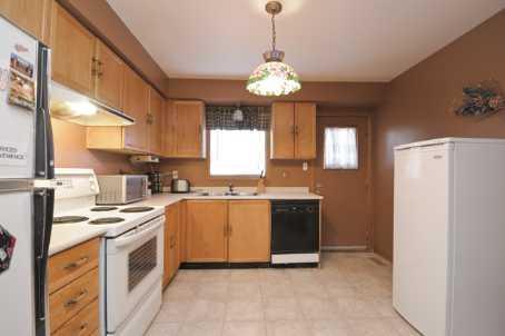 264 Glenabbey Rd, House detached with 3 bedrooms, 2 bathrooms and 2 parking in Clarington ON | Image 4