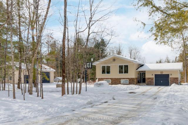 1046 Art Crisp Rd, House detached with 3 bedrooms, 3 bathrooms and 23 parking in Gravenhurst ON | Image 1