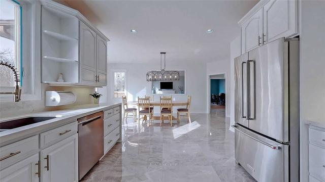 48 Wilfred Crt, House detached with 5 bedrooms, 5 bathrooms and 6 parking in Richmond Hill ON | Image 2