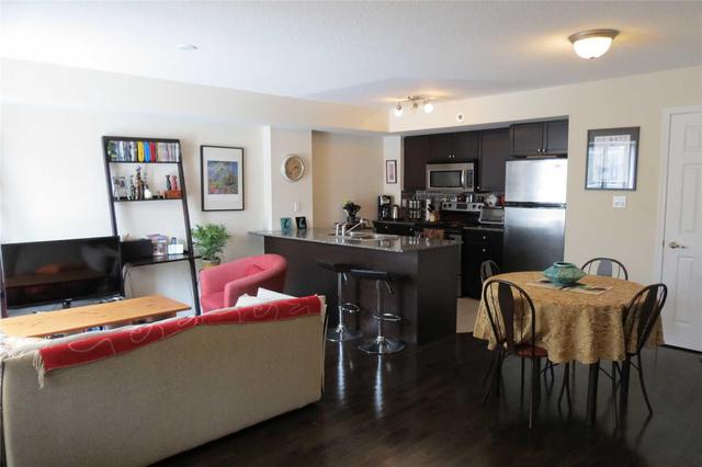 Th135 - 5 Elsie Lane, Condo with 2 bedrooms, 2 bathrooms and 1 parking in Toronto ON | Image 2