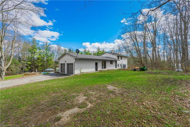 4098 Darkwood Road Road, House detached with 3 bedrooms, 2 bathrooms and 12 parking in Puslinch ON | Image 25