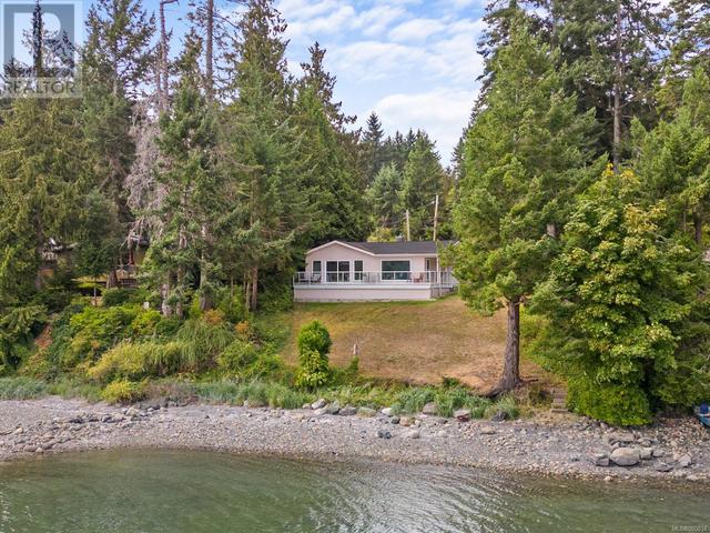 7770 Ships Point Rd, House detached with 2 bedrooms, 2 bathrooms and 4 parking in Comox Valley A BC | Image 40