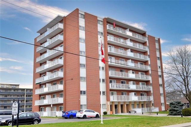 602 - 8 Woodman Drive S, Condo with 2 bedrooms, 1 bathrooms and 1 parking in Hamilton ON | Image 1