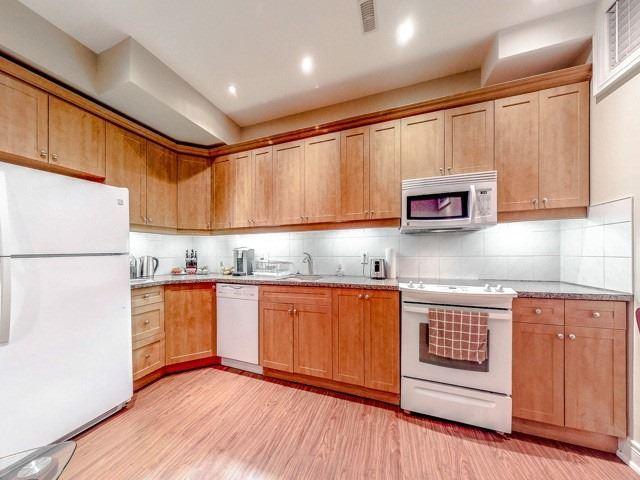 857 6th St, House detached with 4 bedrooms, 5 bathrooms and 4 parking in Mississauga ON | Image 14