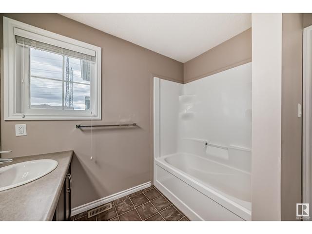 1794 28 Street Nw Nw, House semidetached with 4 bedrooms, 3 bathrooms and null parking in Edmonton AB | Image 14