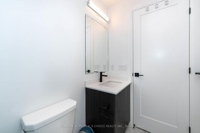 716 - 2369 Danforth Ave, Condo with 1 bedrooms, 2 bathrooms and 0 parking in Toronto ON | Image 17