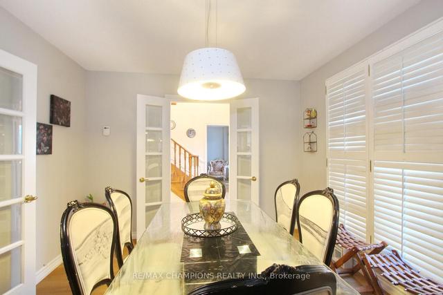 4 Claudia Ave, House detached with 4 bedrooms, 4 bathrooms and 7 parking in Vaughan ON | Image 2