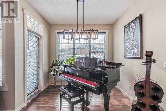 128 Mike Ralph Way Sw, House detached with 4 bedrooms, 3 bathrooms and 2 parking in Calgary AB | Image 14